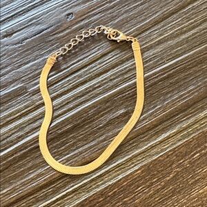 Elegant Gold Chain Bracelet